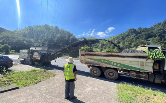 熱烈祝賀湖南交建淥口區(qū)2022年第二批國(guó)省道路面提質(zhì)改造工程開(kāi)工