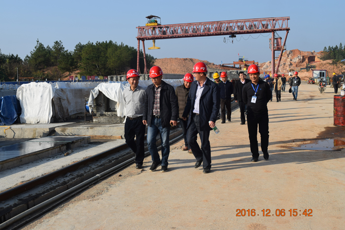 湖南省交通建設(shè)質(zhì)量安全監(jiān)督管理局領(lǐng)導(dǎo)蒞臨益婁高速公路第11標(biāo)項目部檢查指導(dǎo)工作